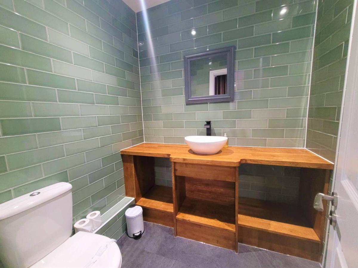 New County Hotel & Serviced Apartments By Roomsbooked Gloucester Extérieur photo