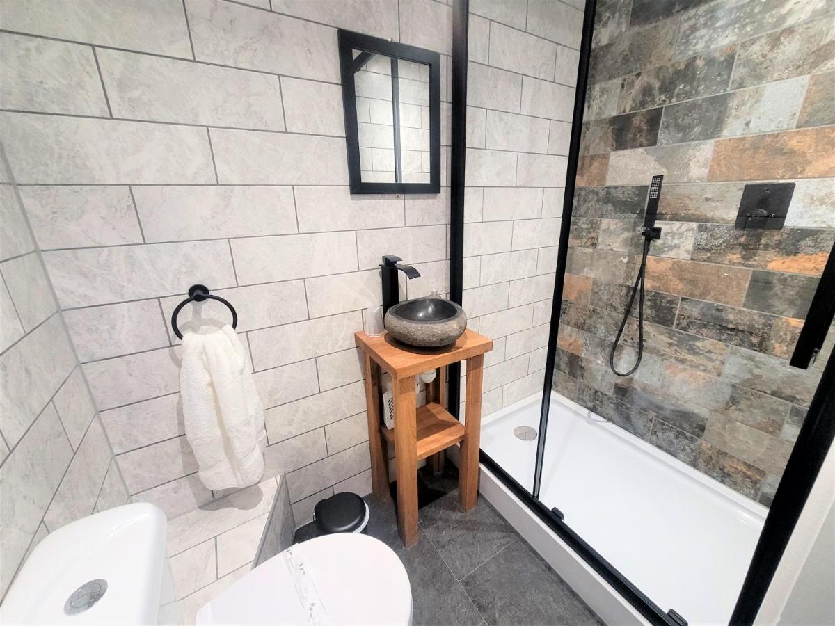New County Hotel & Serviced Apartments By Roomsbooked Gloucester Extérieur photo