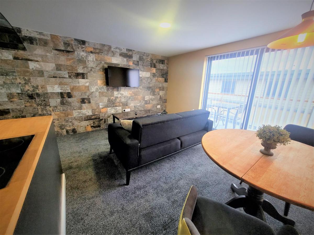 New County Hotel & Serviced Apartments By Roomsbooked Gloucester Extérieur photo