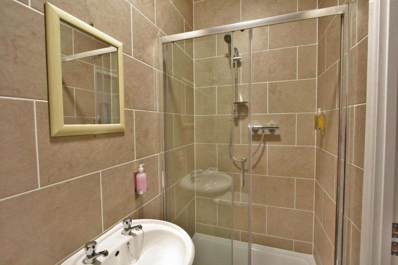 New County Hotel & Serviced Apartments By Roomsbooked Gloucester Extérieur photo